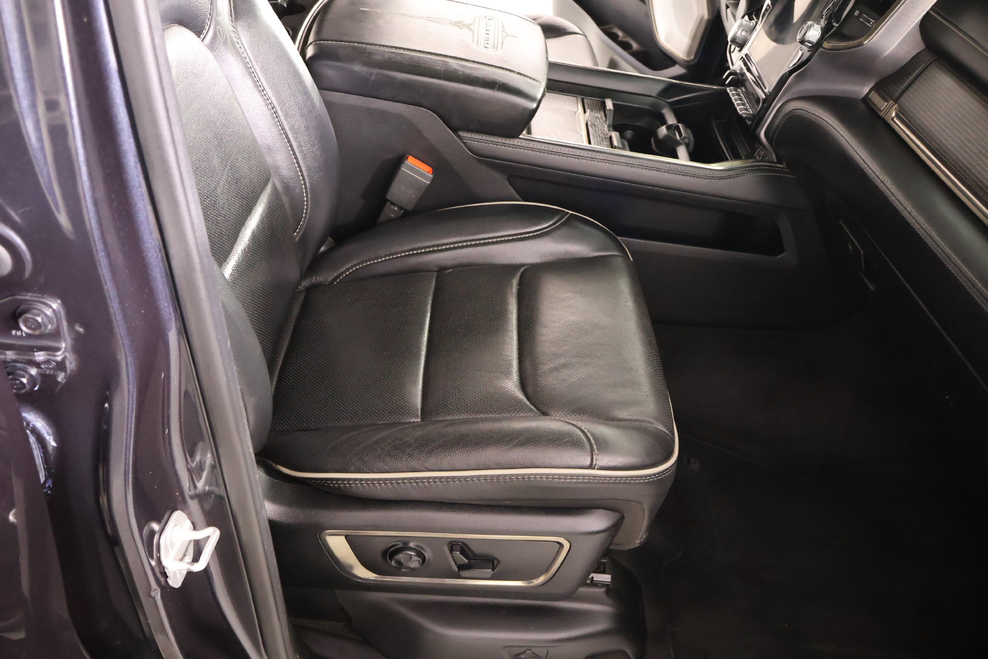Used 2020 RAM 1500 Limited AWD/4WD image 14