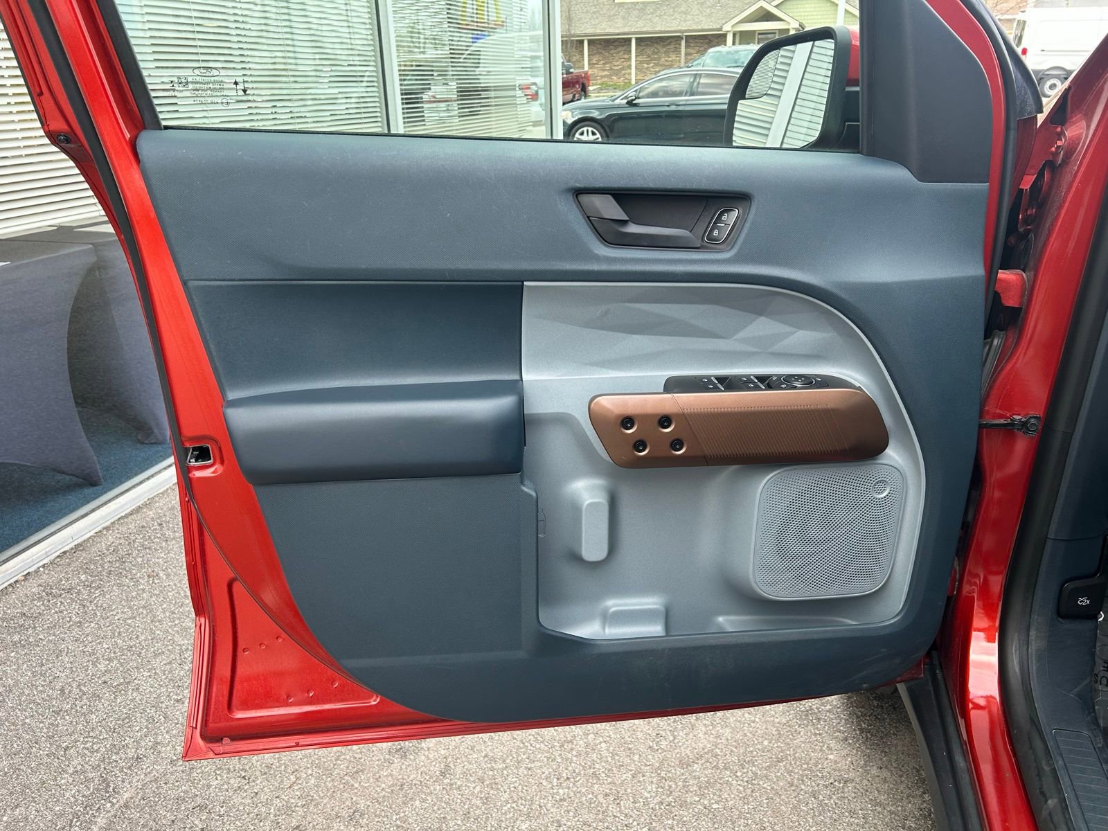 Used 2023 Ford Maverick Lariat image 9