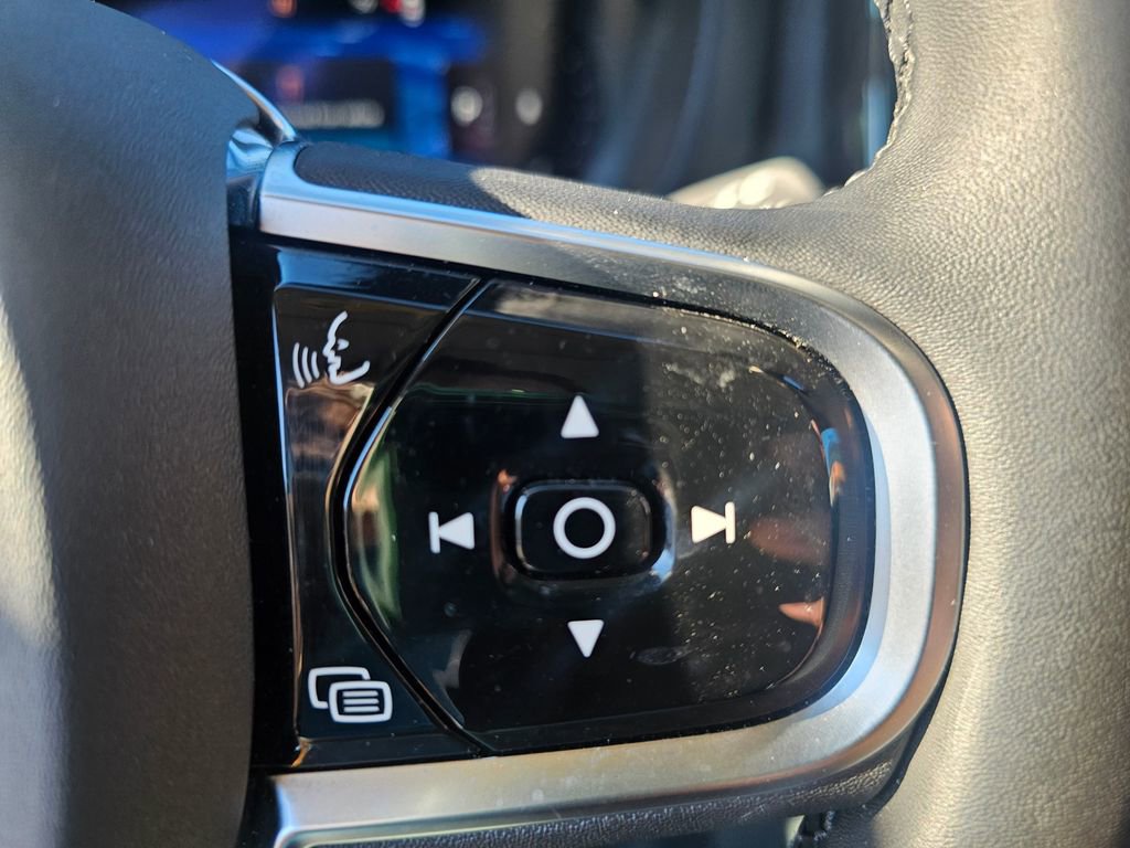 Certified 2023 Volvo XC60 B5 Plus image 22