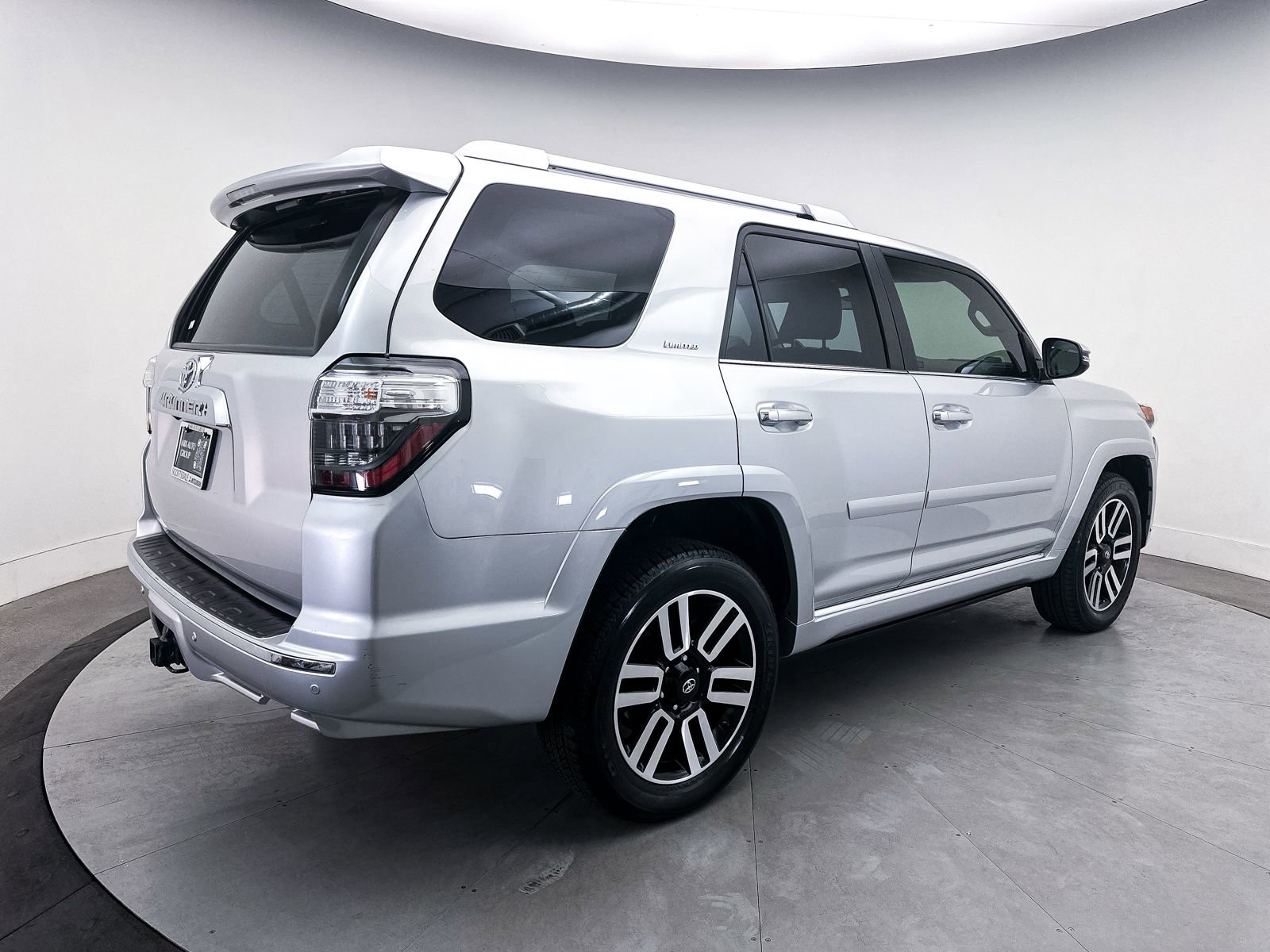 Used 2018 Toyota 4Runner Limited AWD/4WD image 15