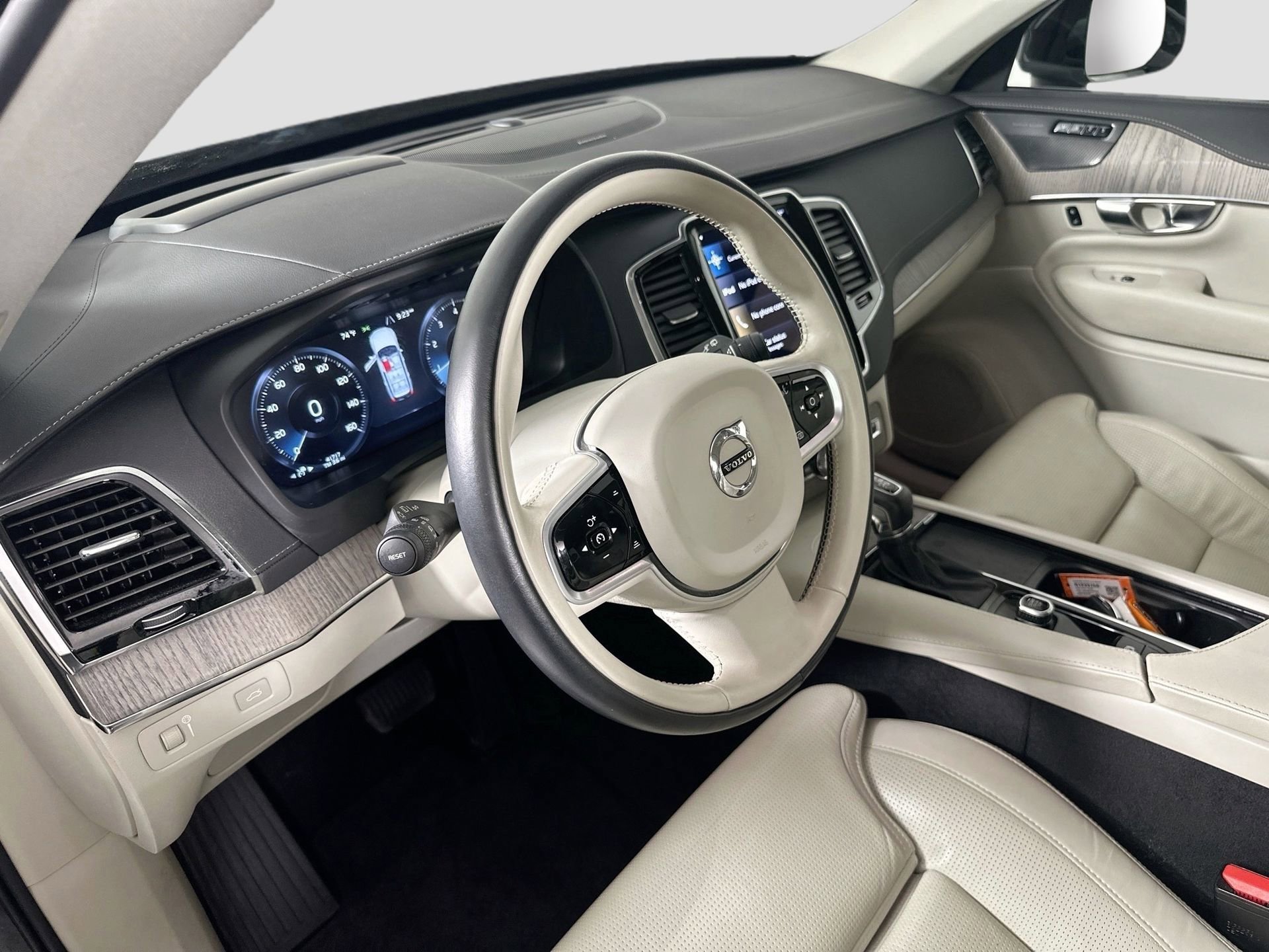 Certified 2024 Volvo XC90 B5 Plus image 10