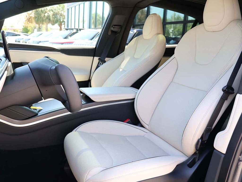 Used 2022 Tesla Model X Plaid image 29