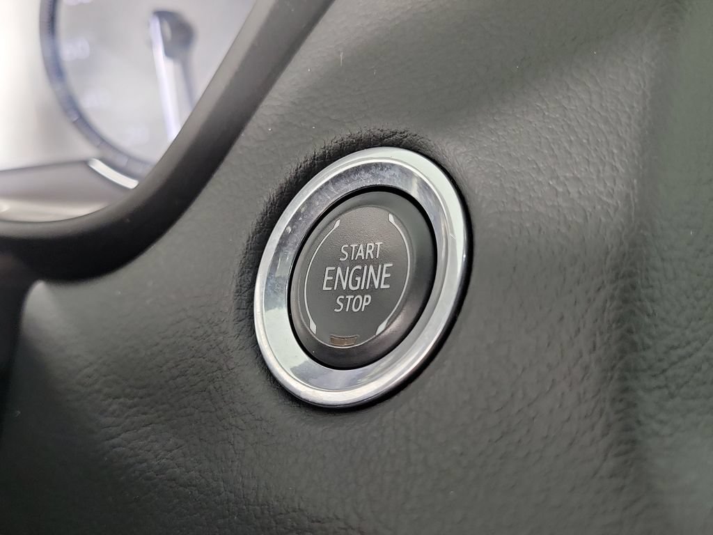 Used 2023 Cadillac XT4 Premium Luxury FWD image 29