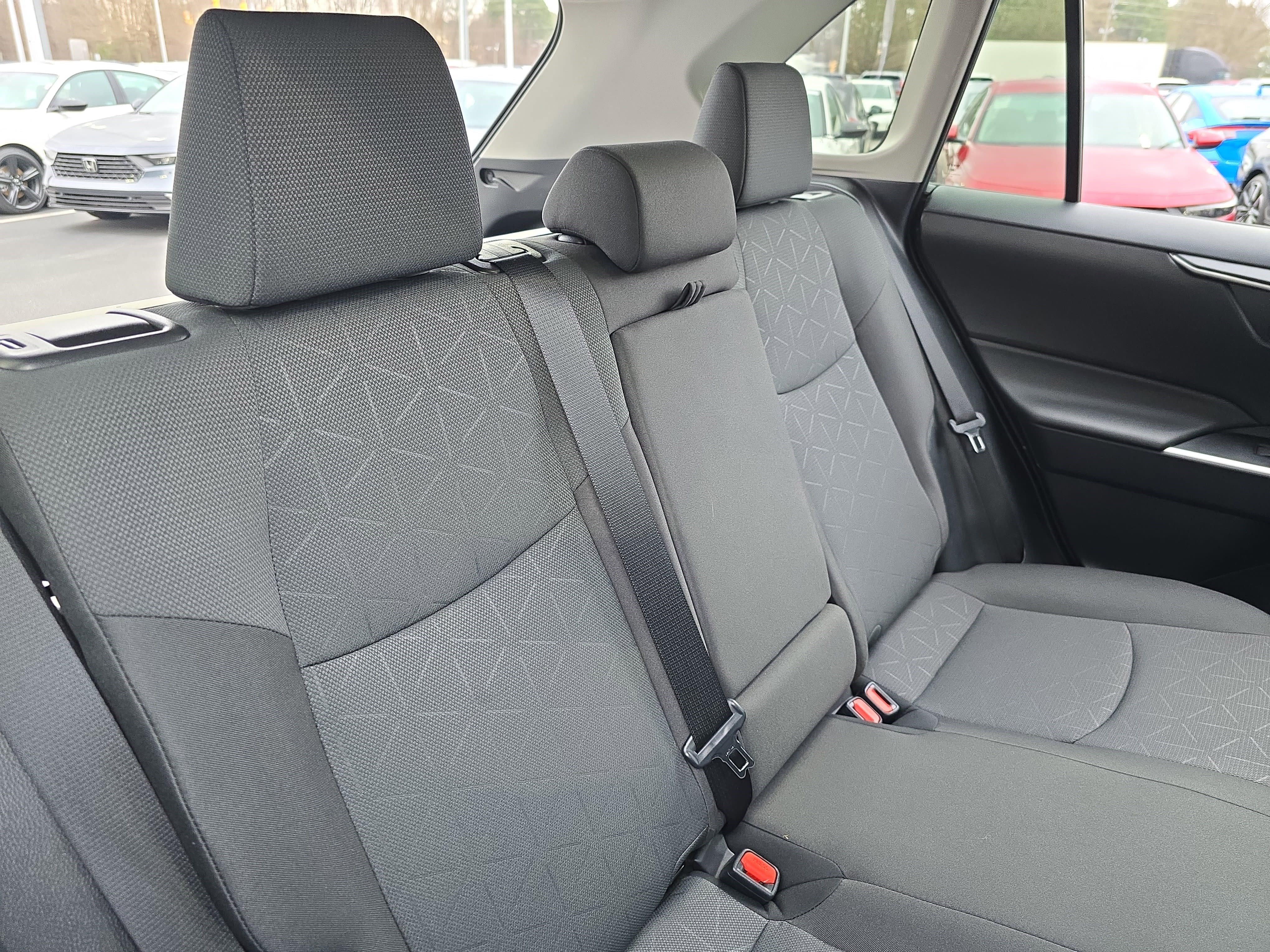 Used 2025 Toyota RAV4 XLE image 12