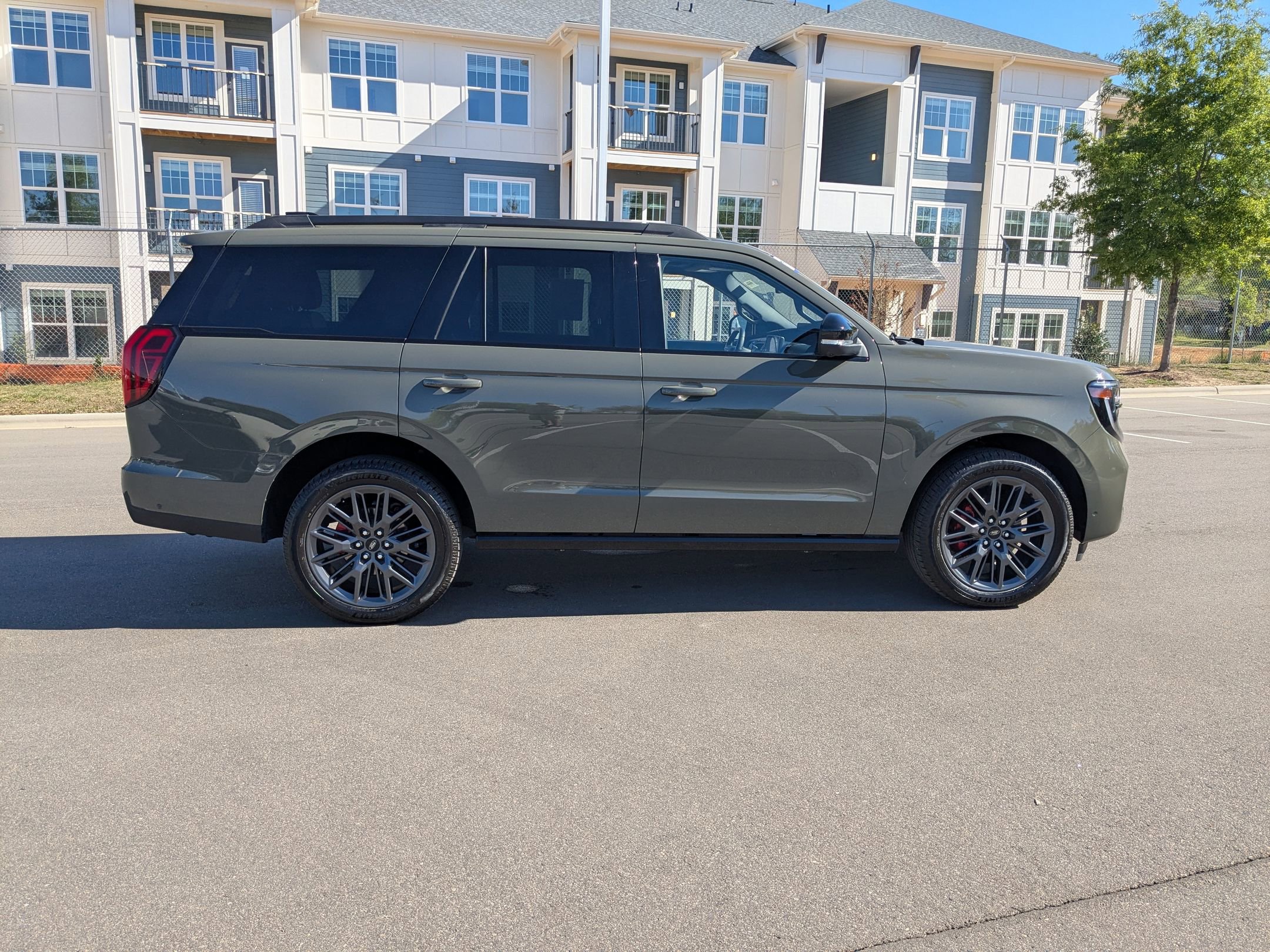 Certified 2025 Ford Expedition Platinum w/ Stealth Performance Package image 3
