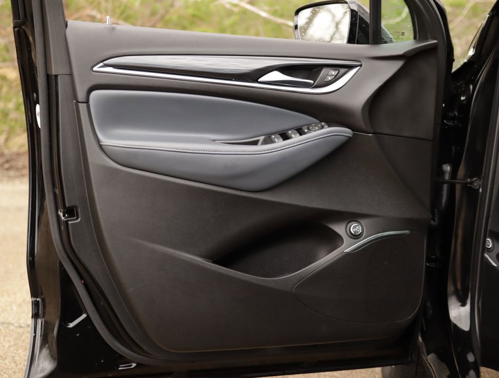 Used 2023 Buick Enclave Essence w/ Sport Touring Edition image 24