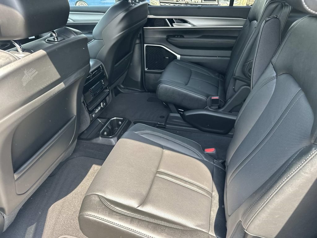 New 2026 Jeep Grand Wagoneer Limited AWD/4WD image 17