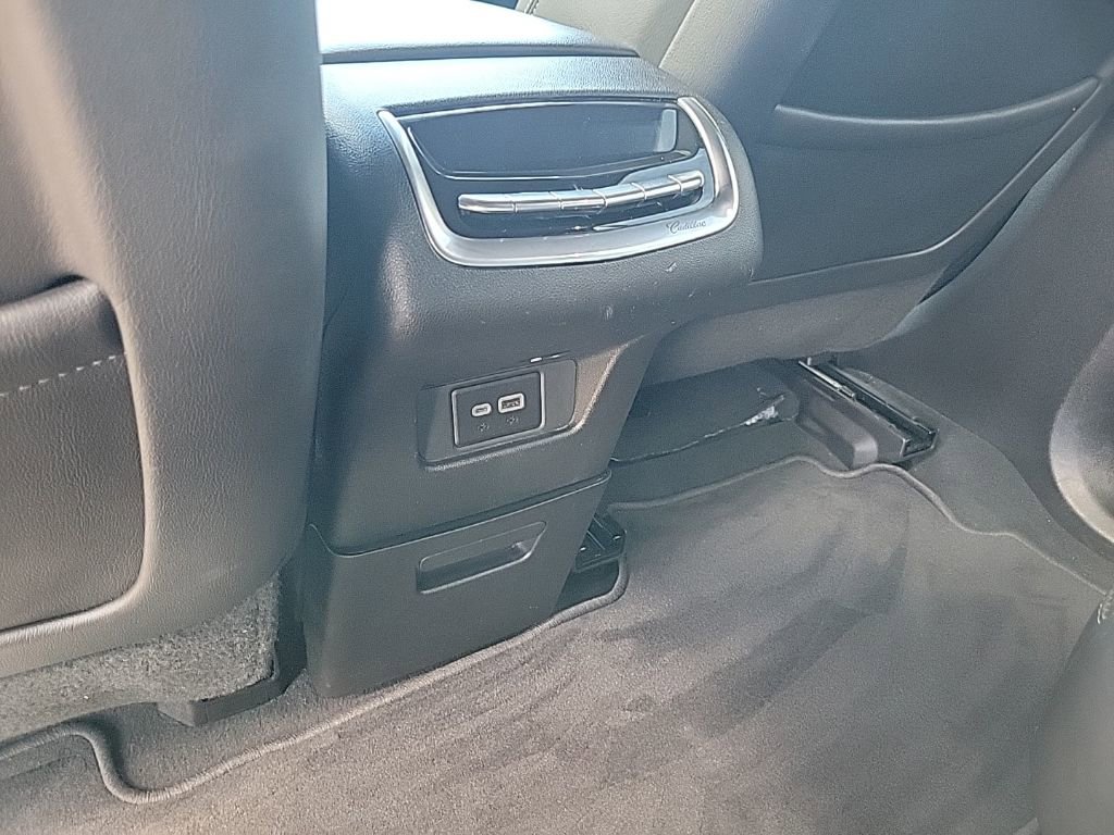Used 2025 Cadillac XT6 Premium Luxury FWD image 34