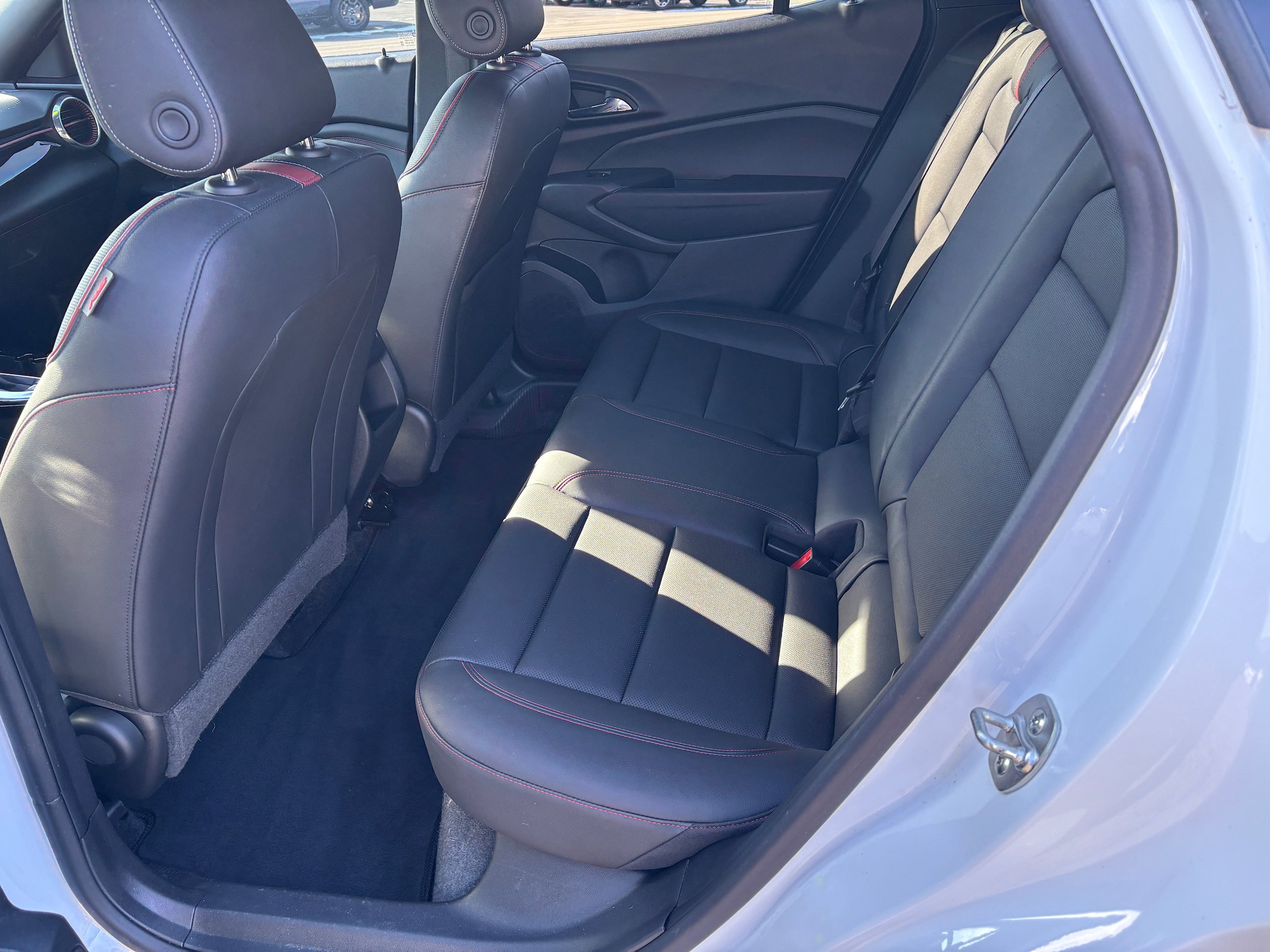 Used 2024 Chevrolet Trax RS w/ Sunroof Package image 8