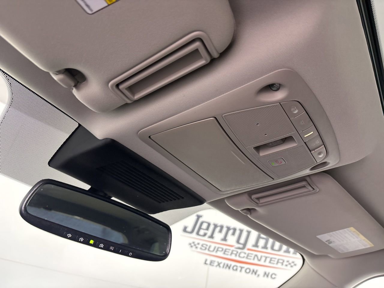 Used 2021 Nissan Armada SL w/ Captain's Chairs Package image 21