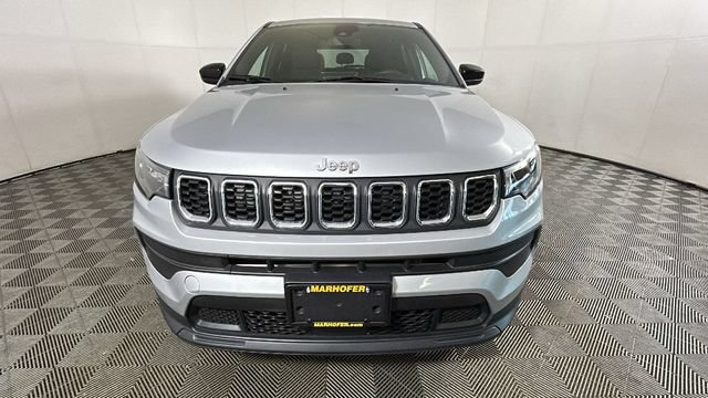 Used 2025 Jeep Compass Sport AWD/4WD image 7