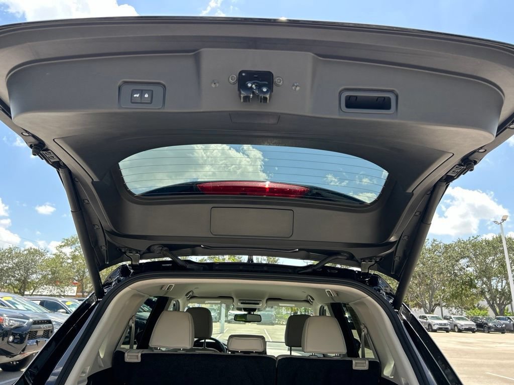 Certified 2024 Nissan Rogue SL FWD image 54