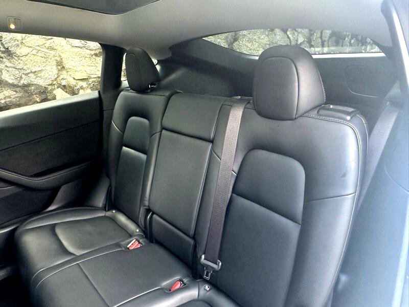 Used 2021 Tesla Model Y Long Range image 27
