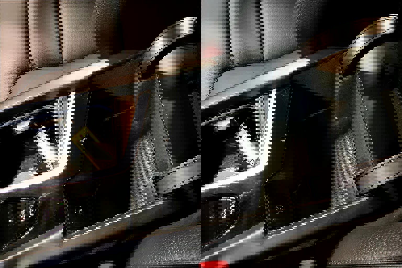 Used 2022 Volvo XC60 B5 Momentum w/ Climate Package image 35