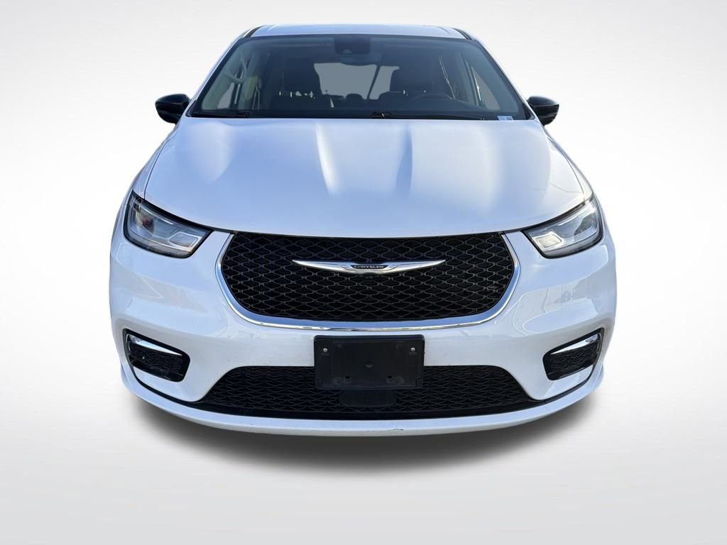 Used 2024 Chrysler Pacifica Touring-L image 14