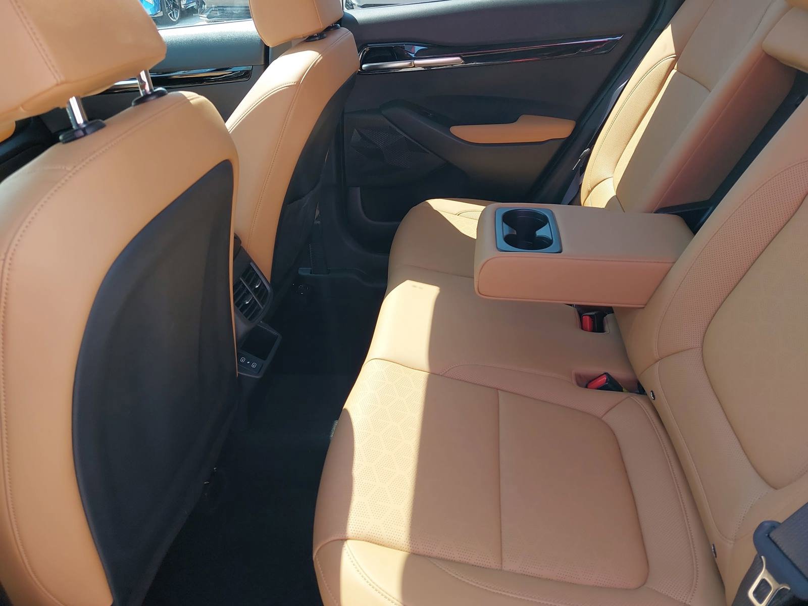 Used 2024 Kia Seltos SX w/ SX Sunroof Package AWD/4WD image 16