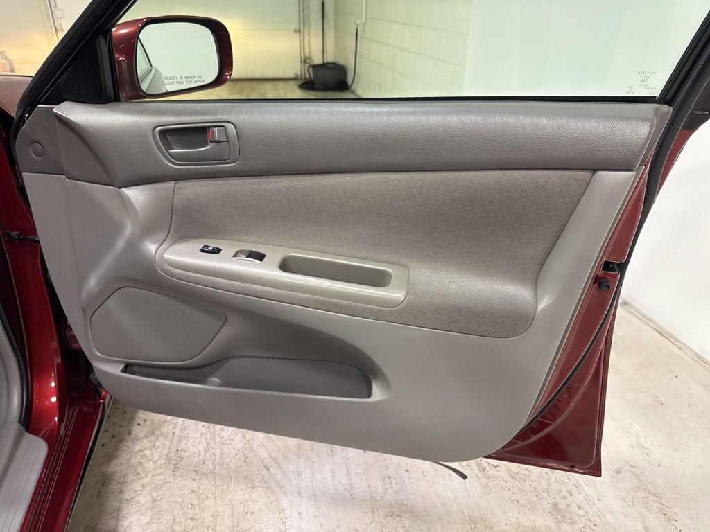 Used 2003 Toyota Camry LE image 33