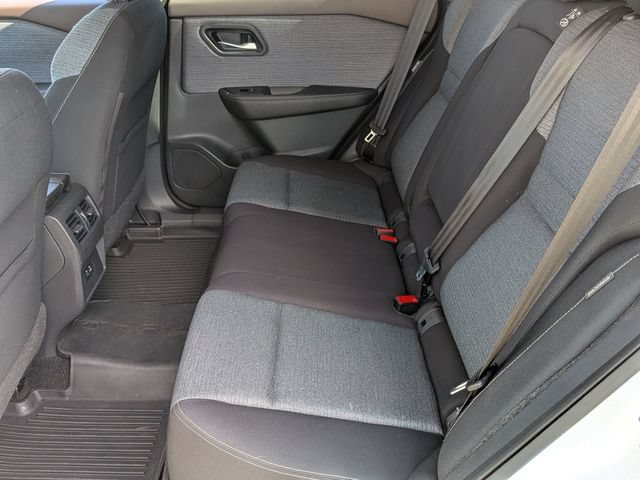 Used 2021 Nissan Rogue SV AWD/4WD image 35