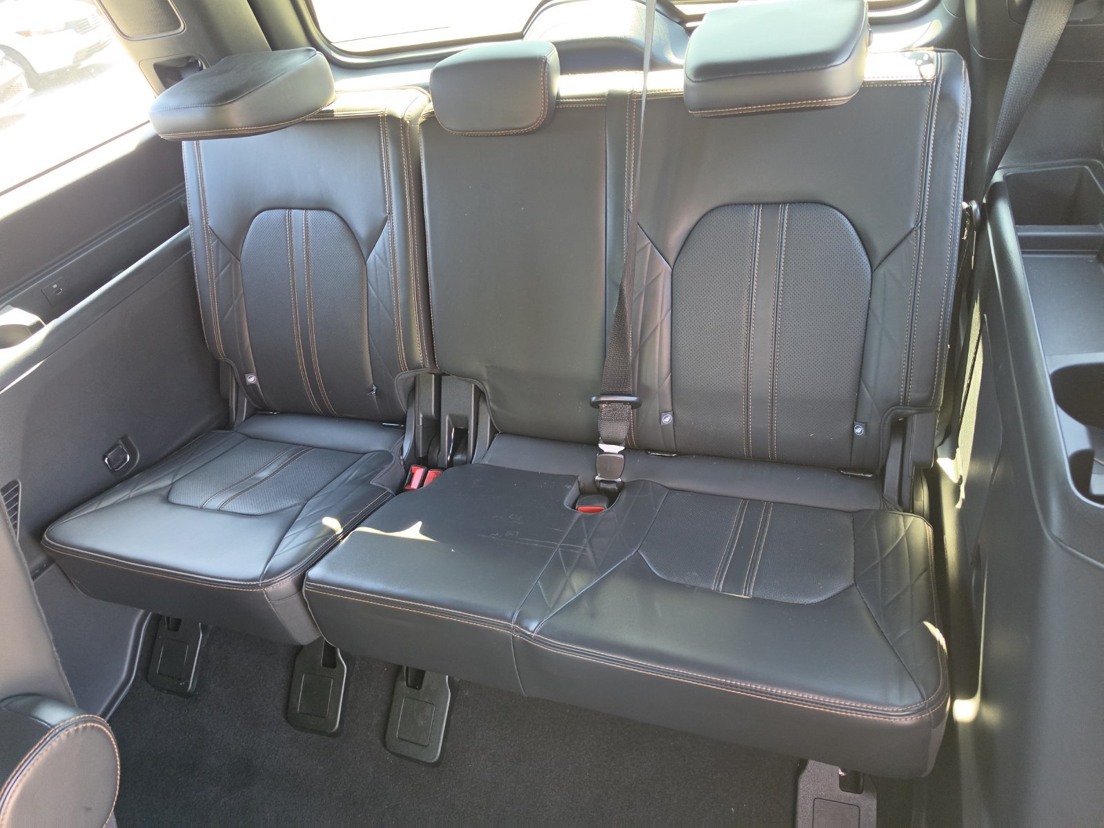 Used 2024 Ford Expedition Platinum AWD/4WD image 16
