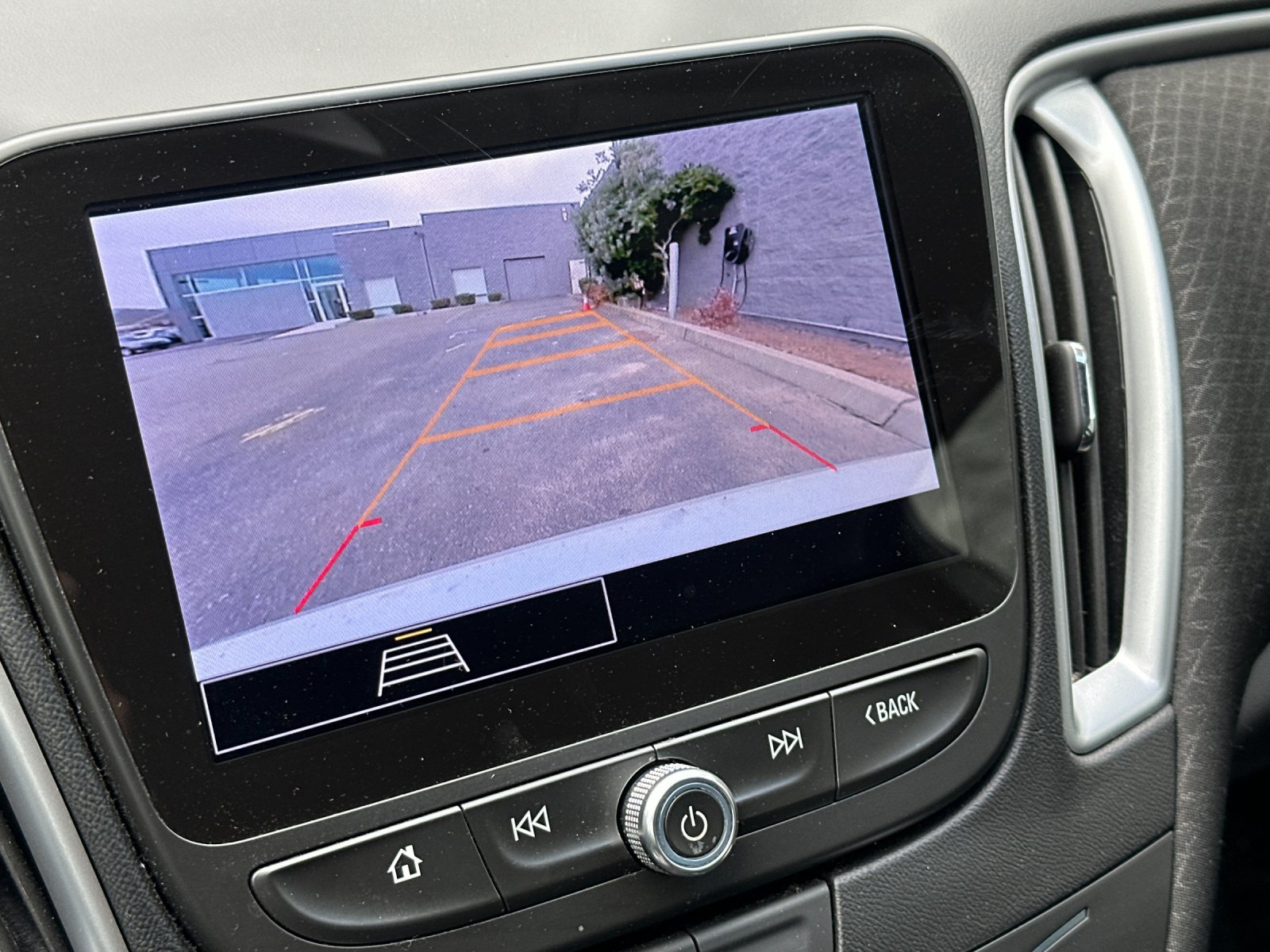 Used 2024 Chevrolet Malibu LT FWD image 20
