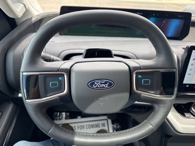 Used 2025 Ford Expedition Active AWD/4WD image 16