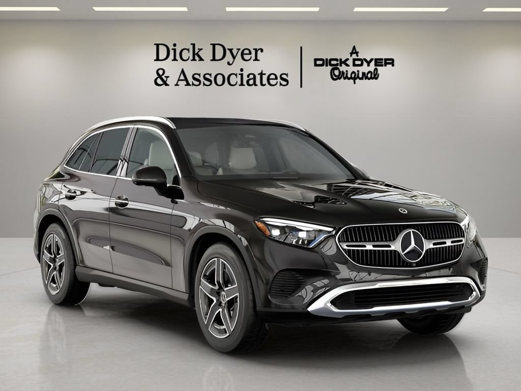 Used 2026 Mercedes-Benz GLC 300 image 1
