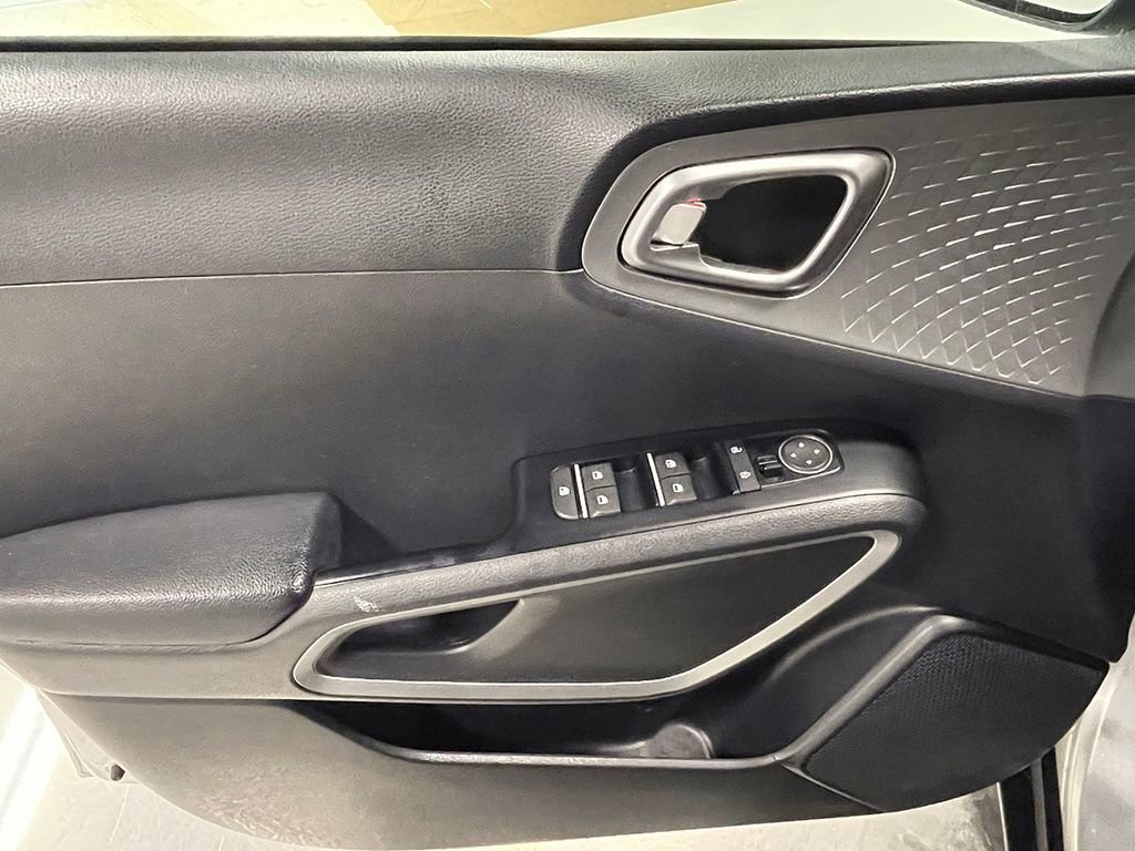 Used 2020 Kia Soul LX image 19
