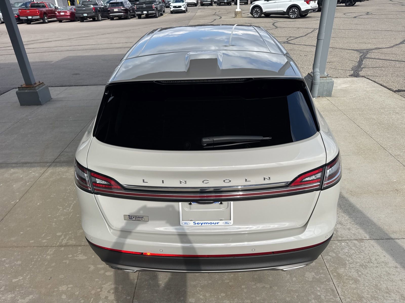 Used 2023 Lincoln Nautilus FWD w/ Premium Package image 6