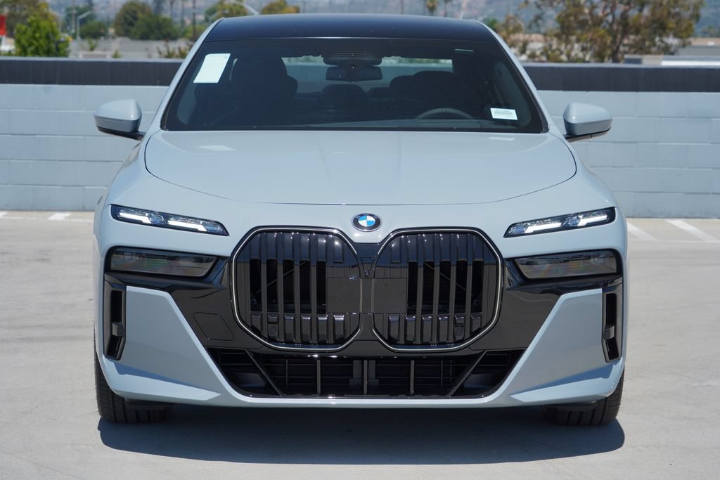 New 2026 BMW 760i xDrive w/ Executive Package AWD/4WD image 2