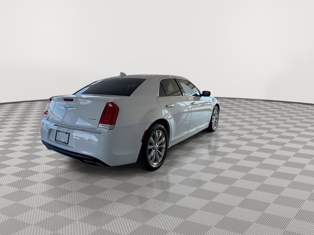 Used 2018 Chrysler 300 Limited image 10