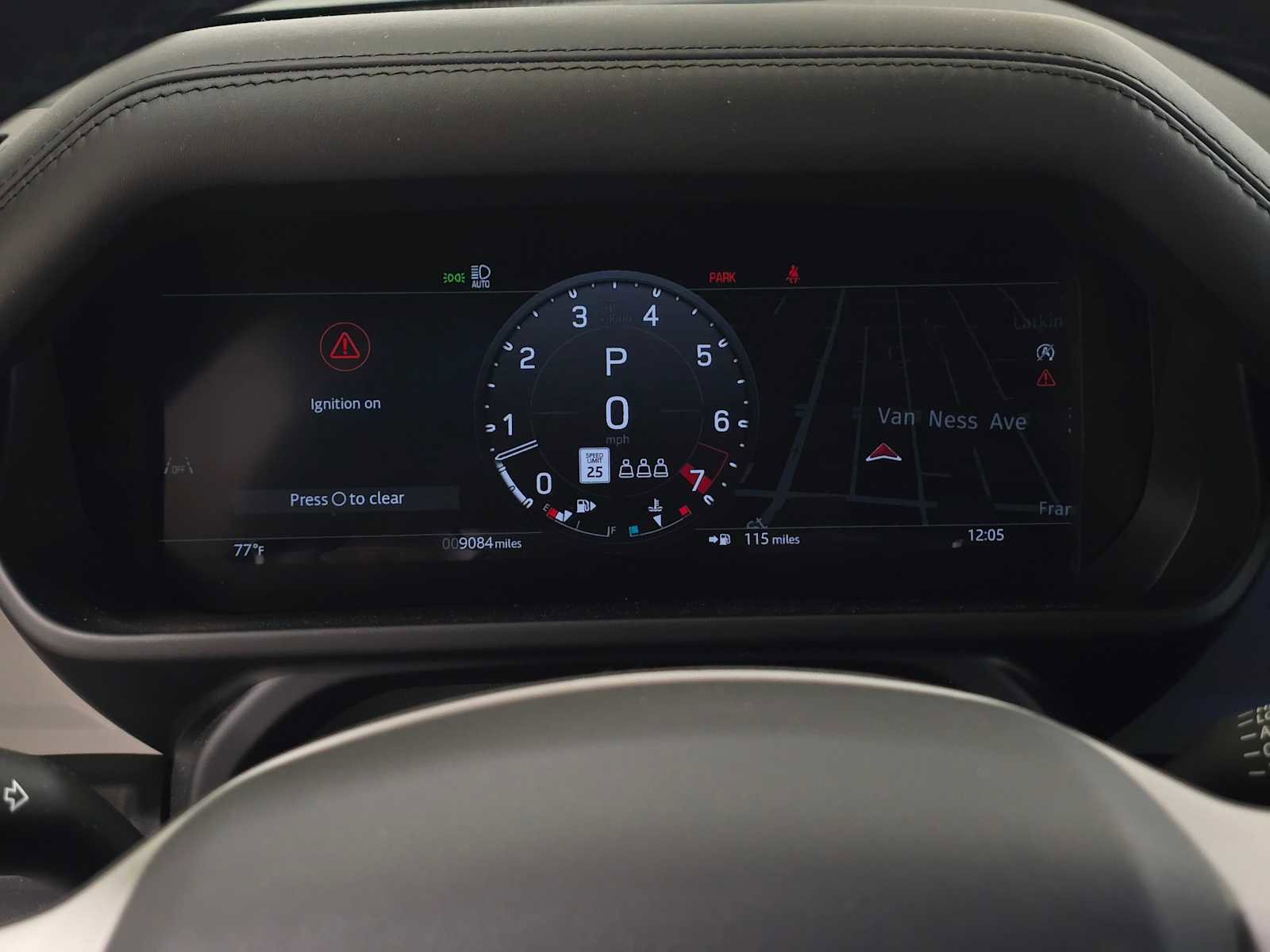 Used 2025 Land Rover Defender 90 X-Dynamic SE image 21