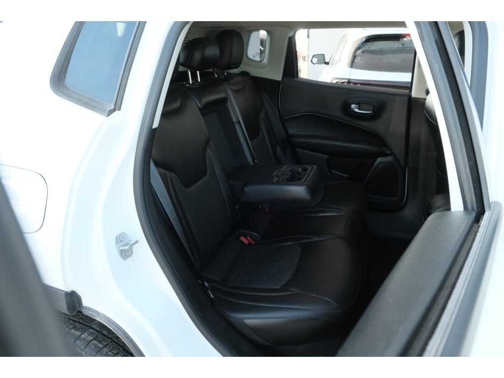 Used 2018 Jeep Compass Limited w/ Navigation Group AWD/4WD image 29