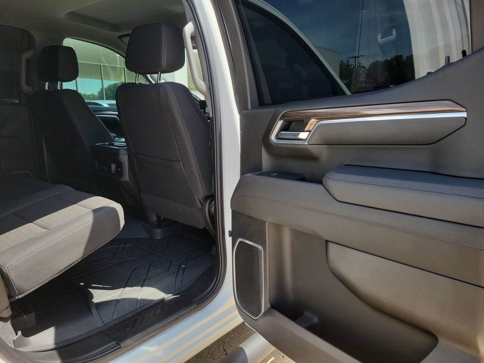 Certified 2025 Chevrolet Silverado 1500 RST w/ Rally Edition AWD/4WD image 26