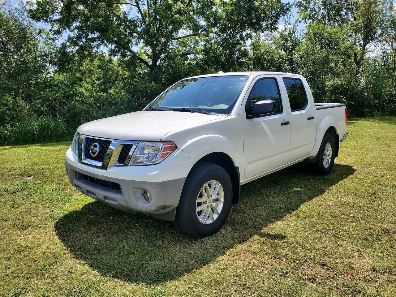Used 2016 Nissan Frontier SV AWD/4WD image 1