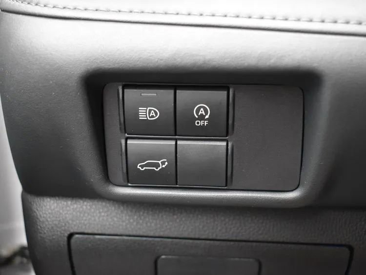 Used 2023 Toyota Highlander LE FWD image 21