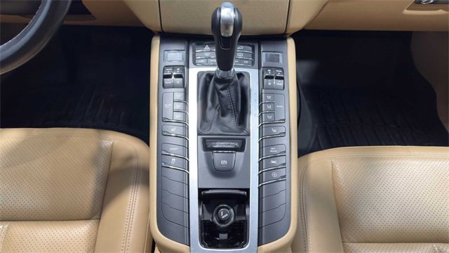 Used 2017 Porsche Macan S image 16