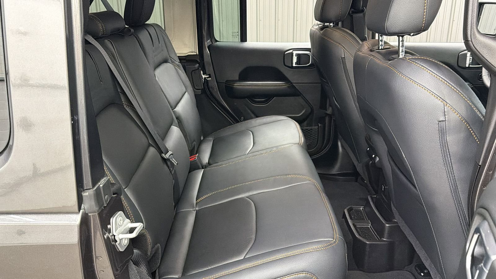 Used 2025 Jeep Wrangler Unlimited Sahara w/ Safety Group AWD/4WD image 36