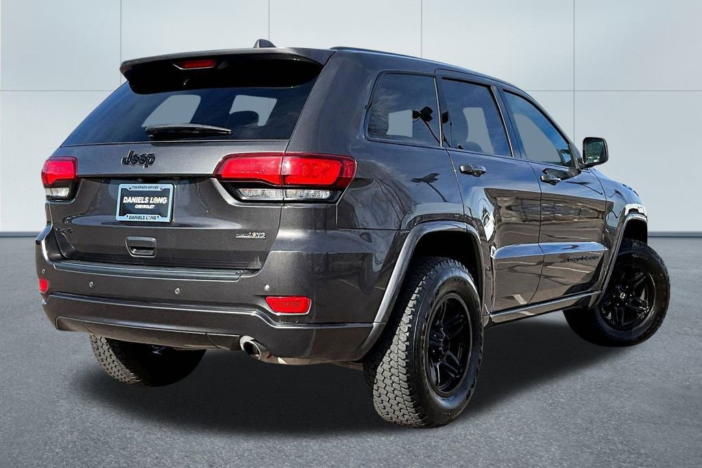 Used 2021 Jeep Grand Cherokee Laredo X image 2