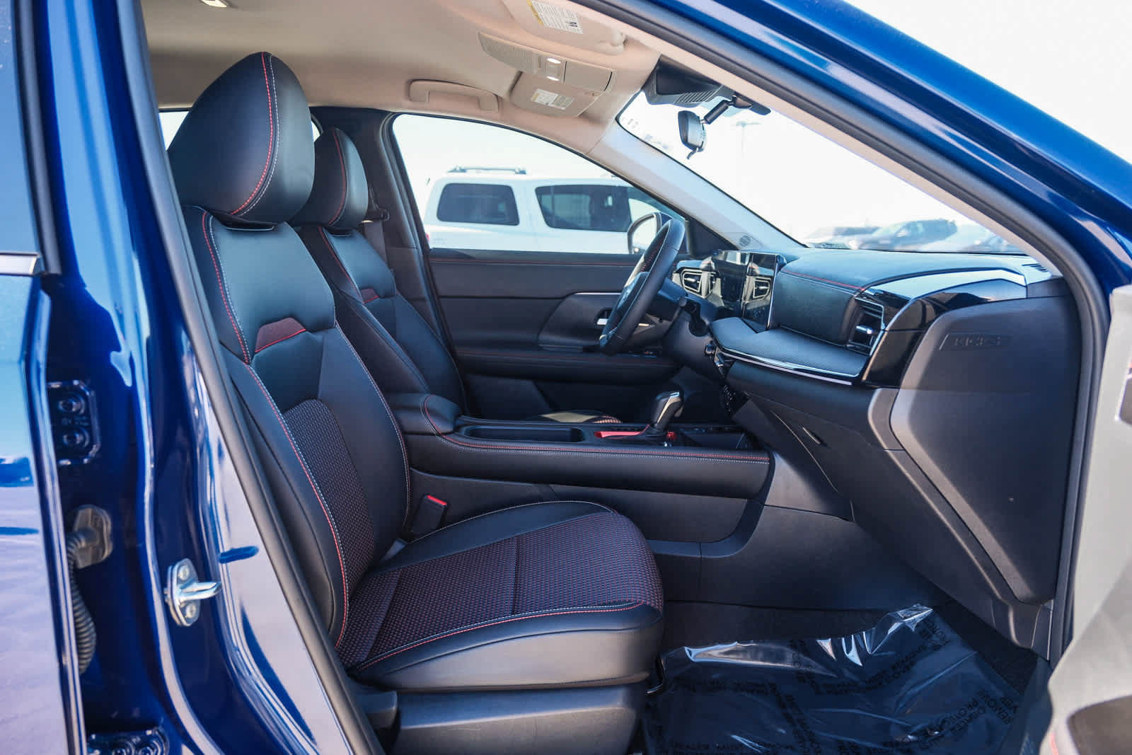 New 2025 Nissan Kicks SR FWD image 19