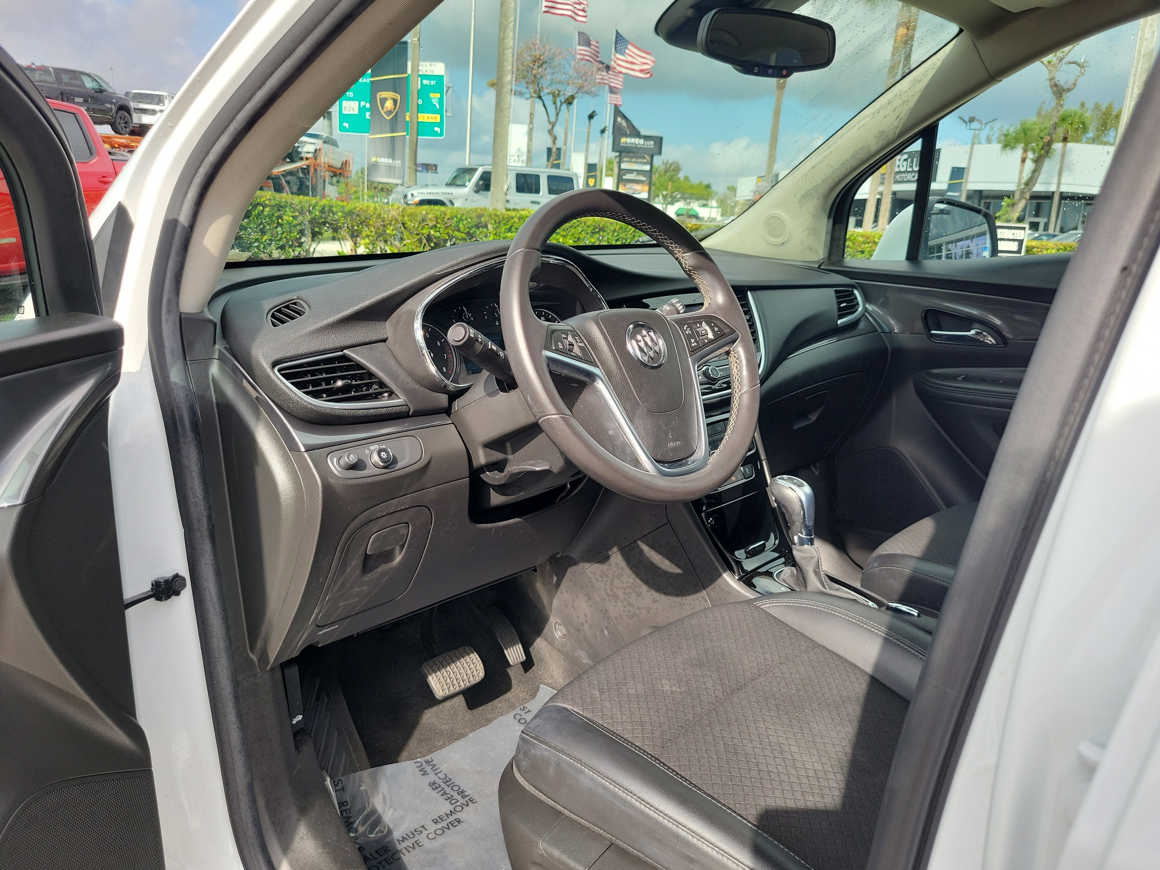 Used 2022 Buick Encore Preferred w/ Safety Package FWD image 9