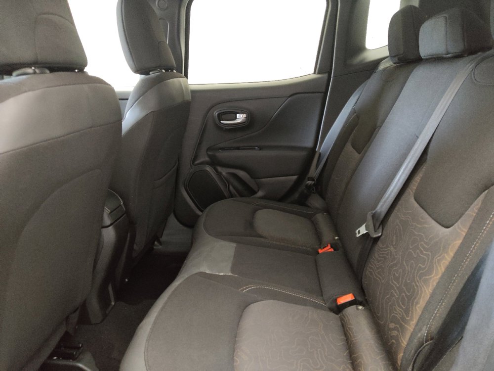 Used 2023 Jeep Renegade Latitude image 18