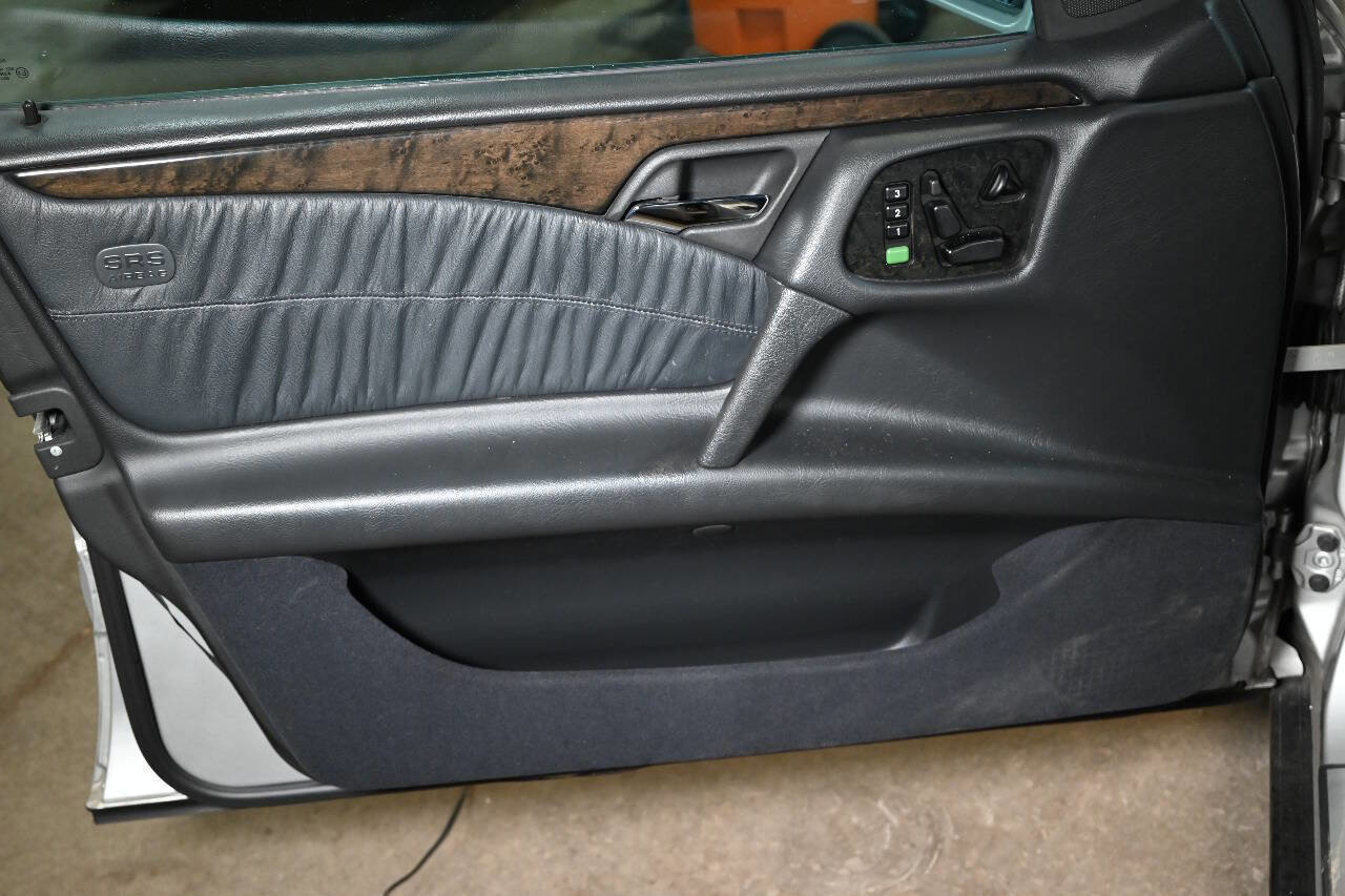 Used 1997 Mercedes-Benz E 420 image 30