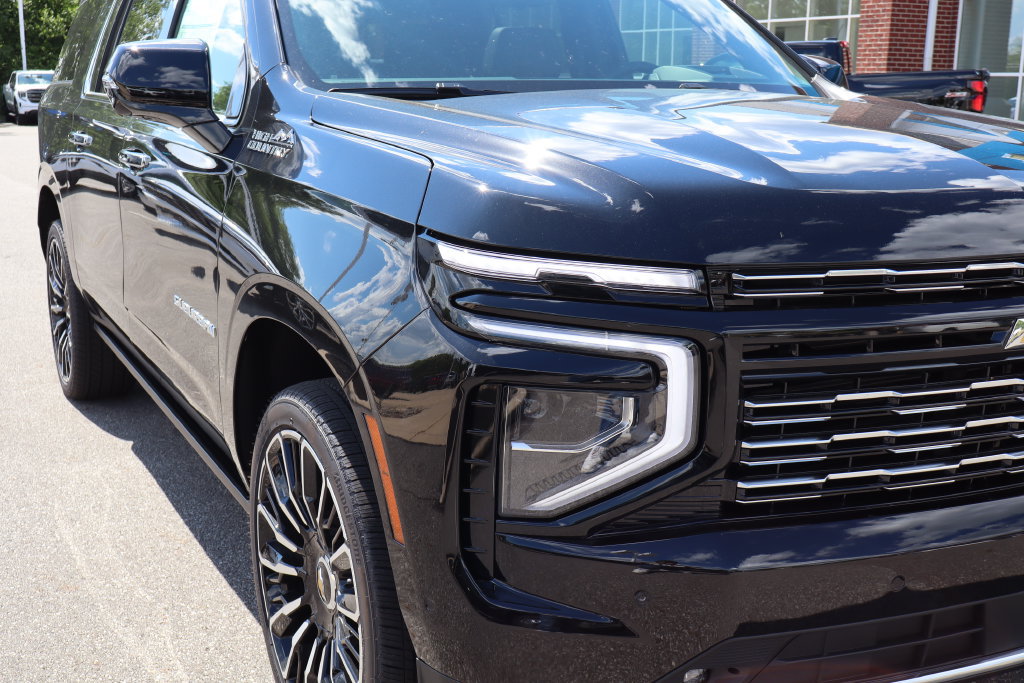 New 2026 Chevrolet Suburban High Country AWD/4WD image 5