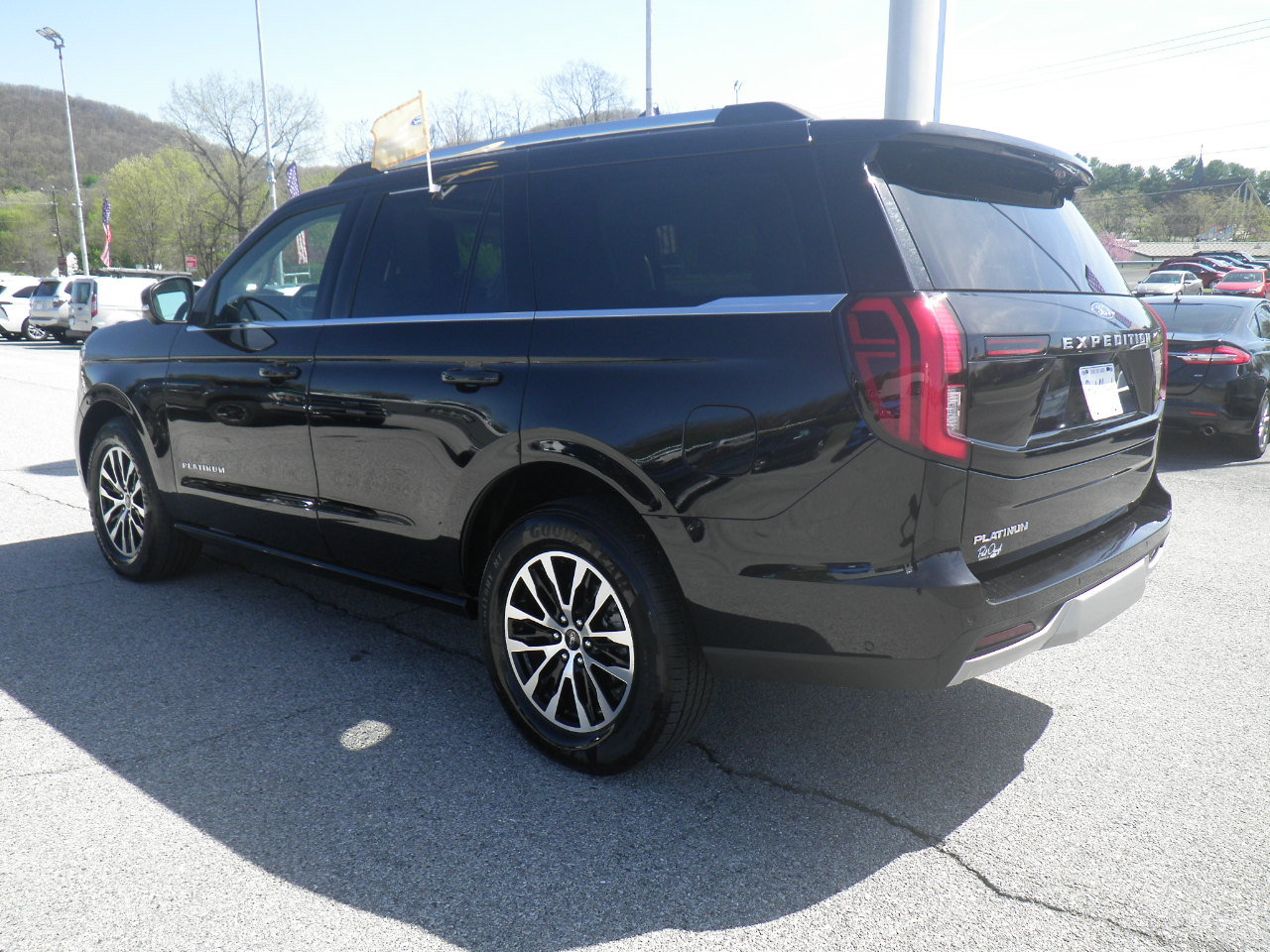 Certified 2025 Ford Expedition Platinum image 4