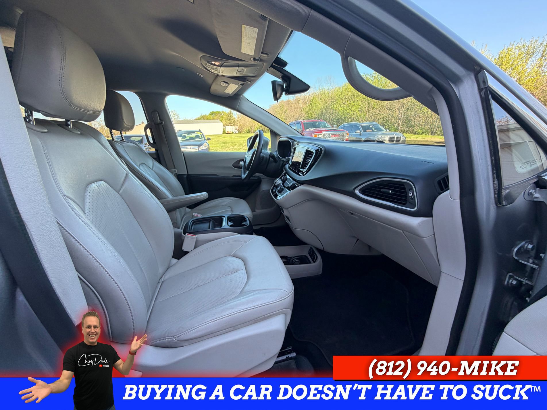 Used 2018 Chrysler Pacifica Touring-L w/ Tire & Wheel Group image 17