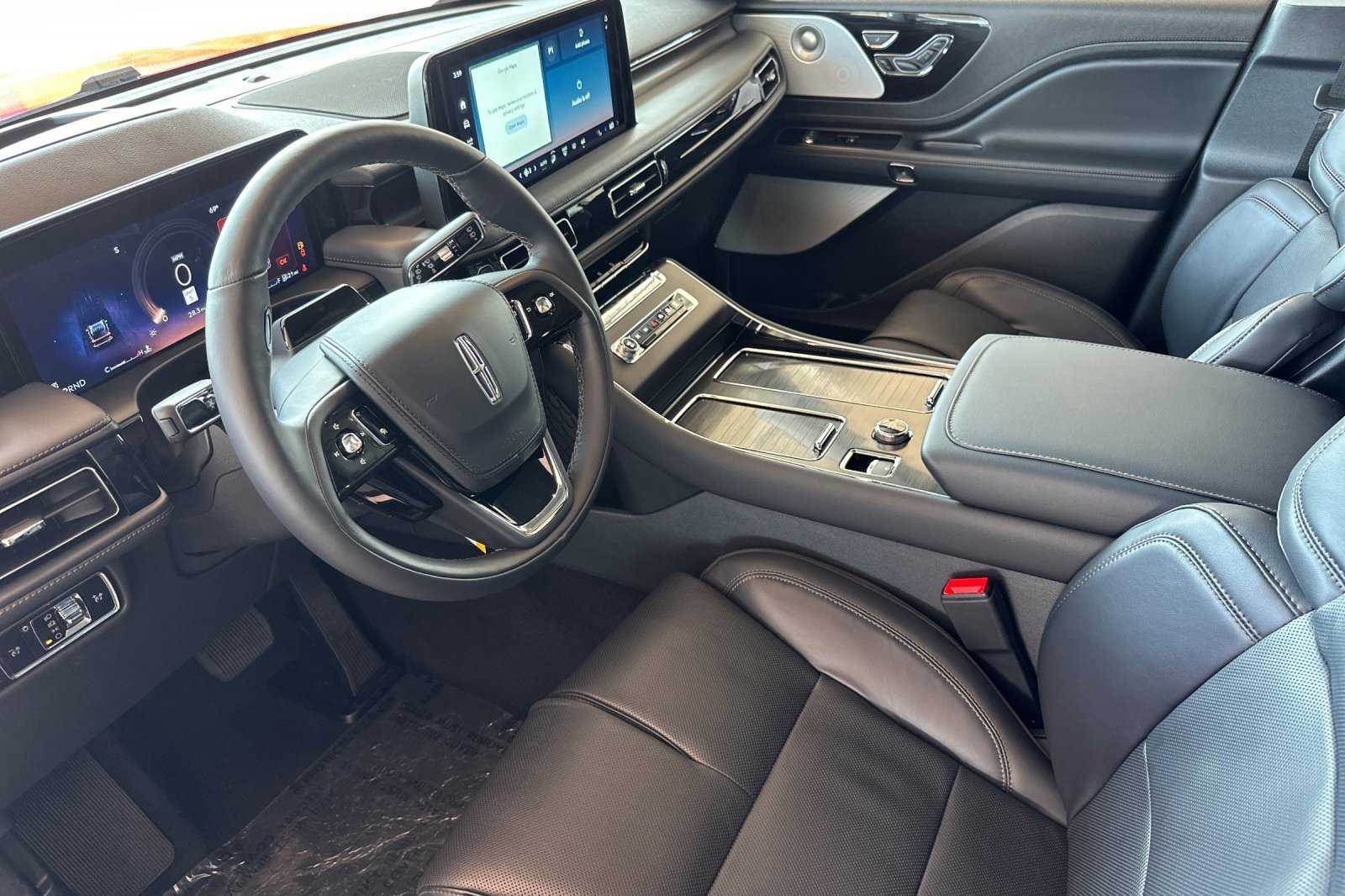 New 2025 Lincoln Aviator Reserve w/ Luxury Package image 9