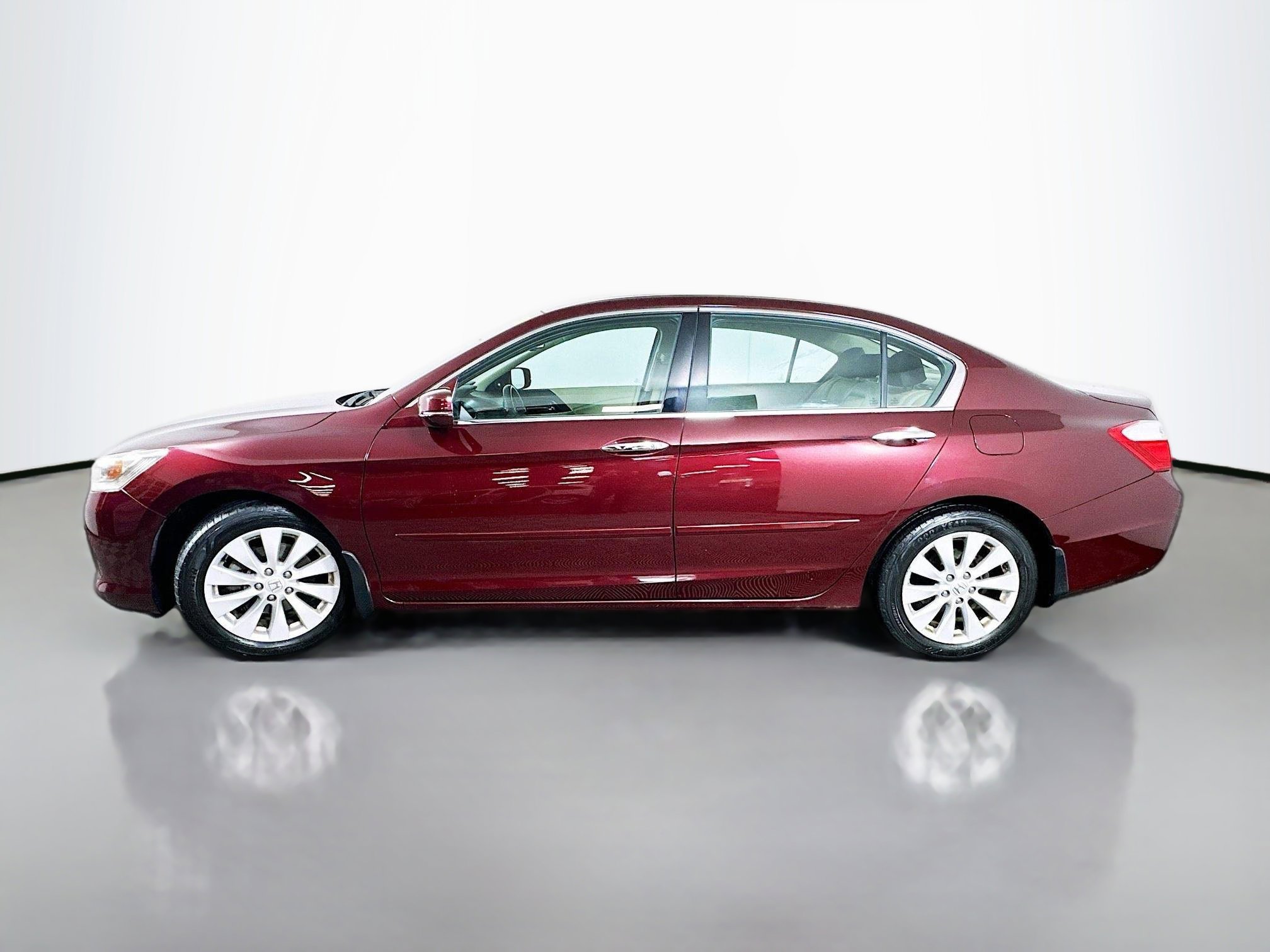 Used 2014 Honda Accord Touring image 4