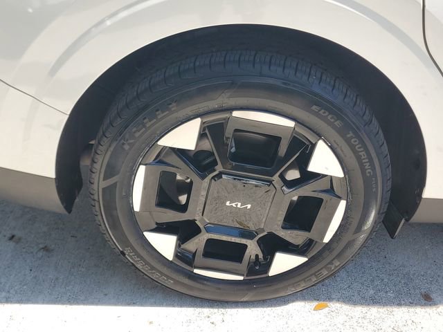 Used 2025 Kia Carnival EX FWD image 7