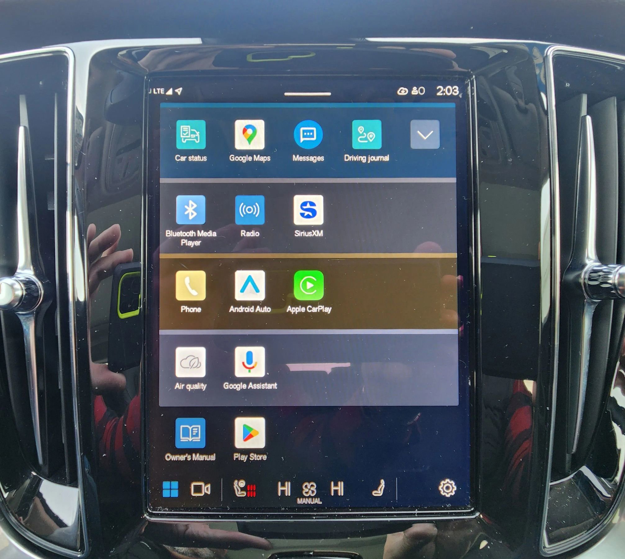 Used 2025 Volvo V60 B5 Cross Country Plus image 29