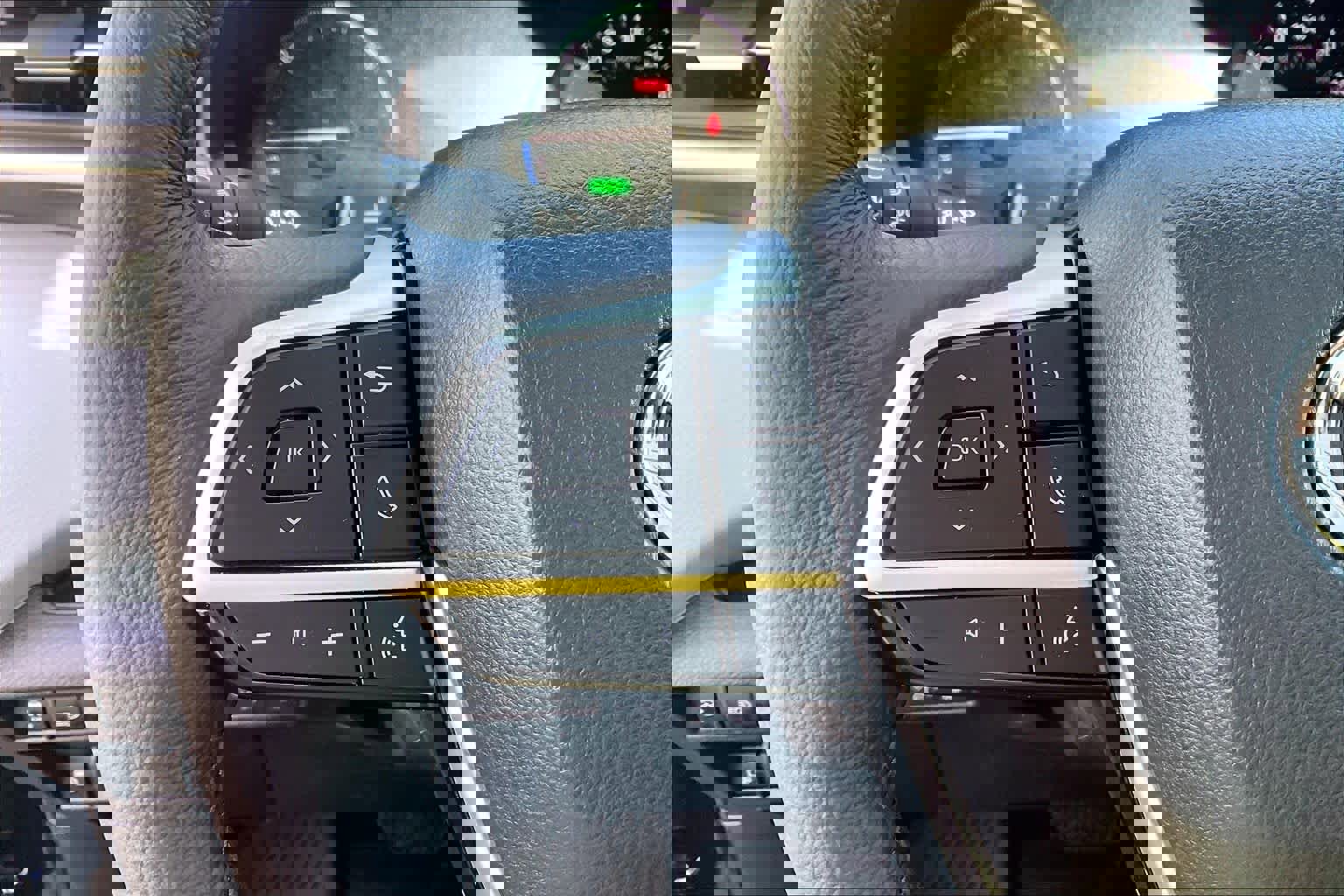 Used 2025 Toyota Sienna XLE w/ XLE Plus Package image 23